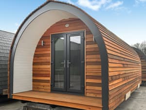 Exterior | Squirrels Retreat - Broomy Bank Pods, Nesscliffe