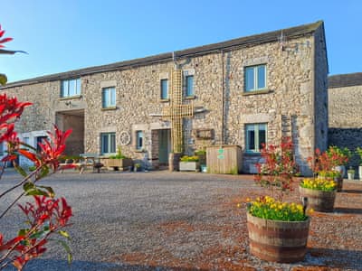 Sitting-out-area | Corner Cottage - Brackenthwaite Holidays, Arnside and Silverdale