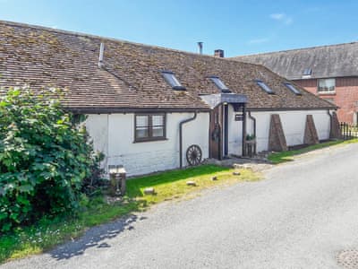 Exterior | Meadow Barn, East Burton, near Wool