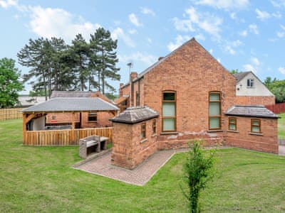 Exterior | Firs Retreat, Balderton, near Newark