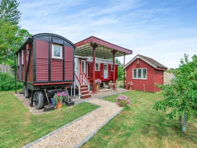 Exterior | Mahalia, Fordham