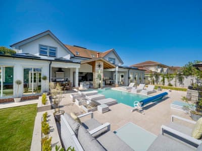 Swimming pool | Hampton House, Bembridge