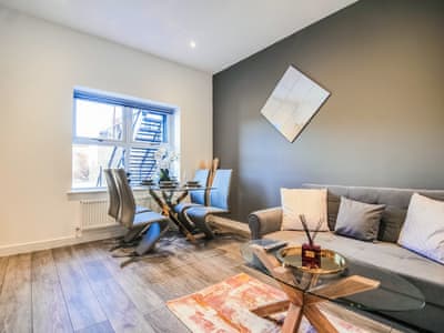 Living room/dining room | Apartment 2 - York Crescent Apartments, York