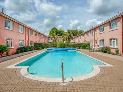 Swimming pool | Garden Apartment - New Esplanade Court, Paignton
