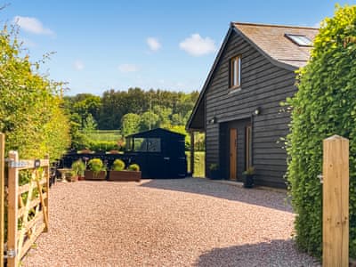 Exterior/parking | The Ark Barn, Canterbury