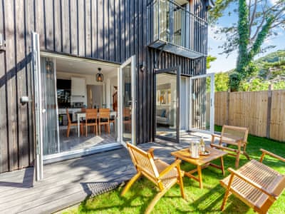 Sitting-out-area | Willow House, Kewstoke, Weston-super-Mare