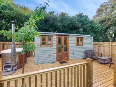 Exterior | Cherry Tree Lodge - Cow & Plough, Oadby