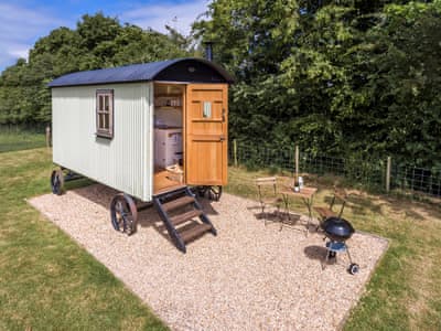 Buttercup Hut, Chiddingly