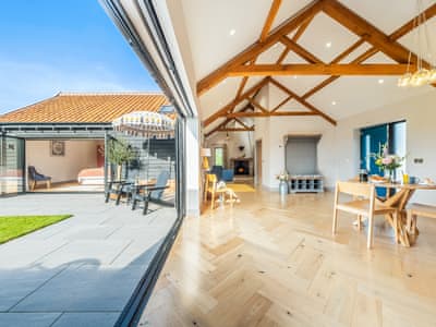Open plan living space | The Milking Parlour, Henley, near Ipswich