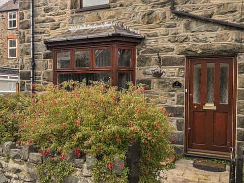 Exterior | Heulwen Cottage, Barmouth