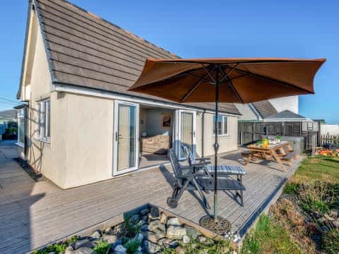 Exterior | Sound Of The Sea, Tywyn