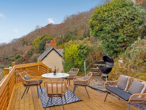 Sitting-out-area | South View Cottage, Fairbourne