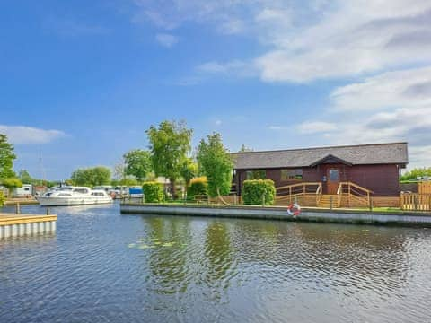 Exterior | River Retreat - Norfolk Holiday Lodges, Brundall