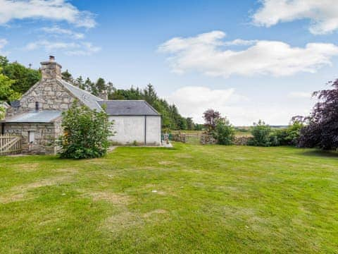 Exterior | Glen Nevis Cottage, Inverurie