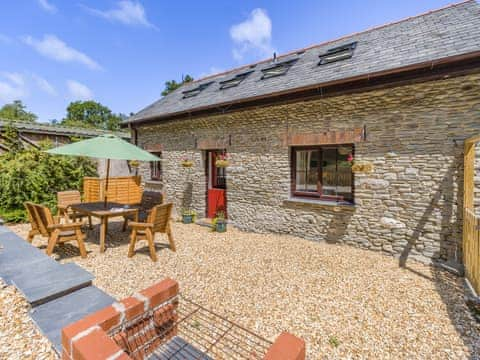 Sitting-out-area | Y Beudy, Capel Bangor, near Aberystwyth