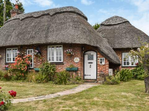 Exterior | The Old Thatch, Hailsham