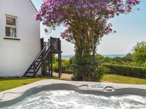 Hot tub | Seaview Cottage - Amroth Cottages, Amroth, near Saundersfoot