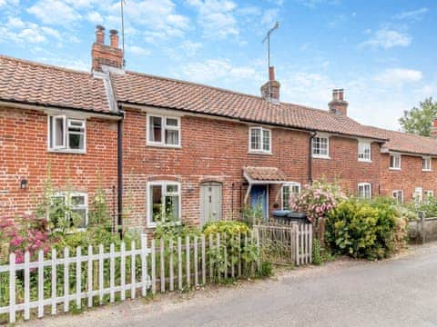 Exterior | Heartwarming Cottage - Heart Cottages, Wickham Market