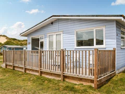 Exterior | Bows Pad, Hayle