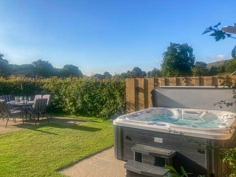 Hot tub | Carr View - Carr View Farm, Thornhill, Hope Valley