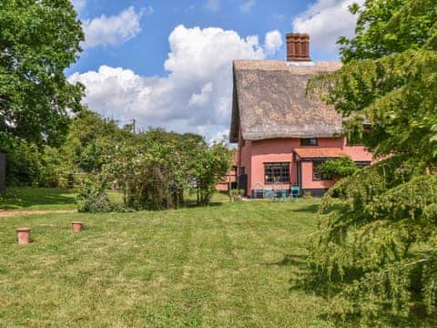 Exterior | Grove Cottage, Denham