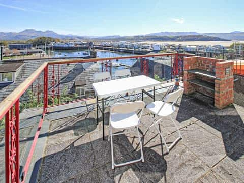 Terrace | Captain Jack&rsquo;s, Porthmadog