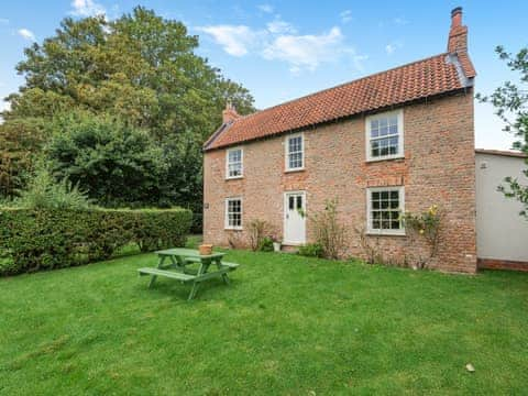 Exterior | Peaceful Farmhouse - Mossop Farm Cottages, Marshchapel, near Louth