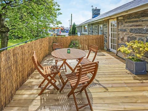 Terrace | Treetops Flat, Porthmadog