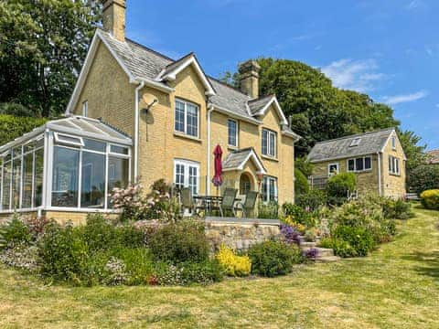 Spacious Detached Cottage | Hillcroft, Niton Undercliff, near Ventnor