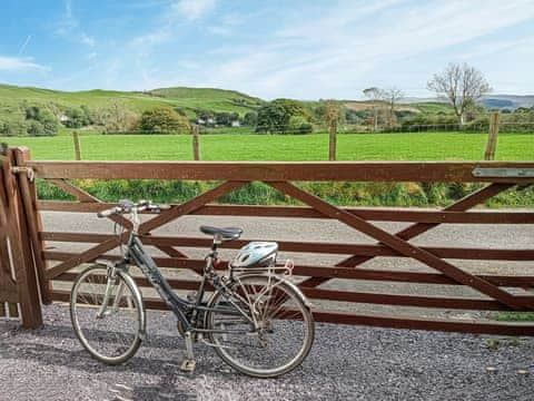 Exterior | Bryntrisant, Devil&rsquo;s Bridge, near Aberystwyth