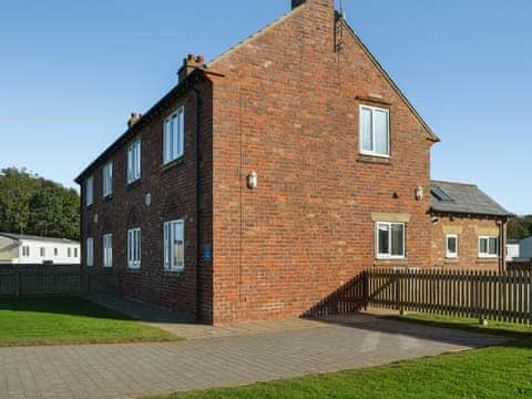 Exterior | North Cottage 2 - White House Leisure Park, Wilsthorpe