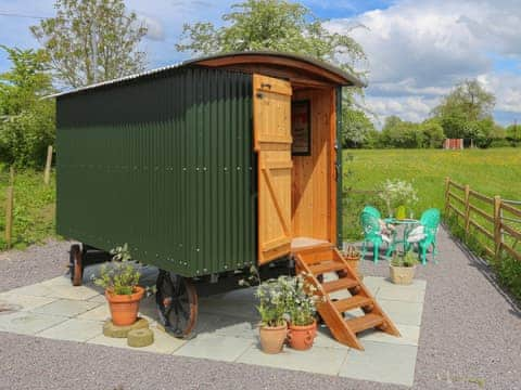 Apple Blossom Hut, Shepton