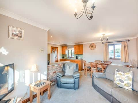 Open plan living space | Chestnut Cottage - Grange Farm Park, Louth