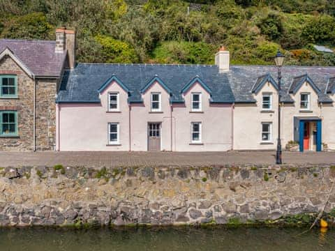 35 Quay Street, Lower Town, Fishguard