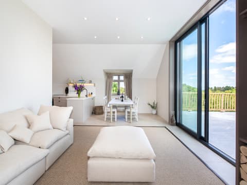 Open plan living space | Pheasants Nest, Broadway, near Cotswolds