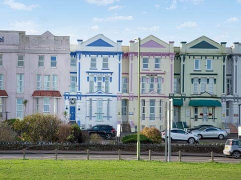 Setting | The Lighthouse - Sunnybeach Holiday Apartments, Paignton