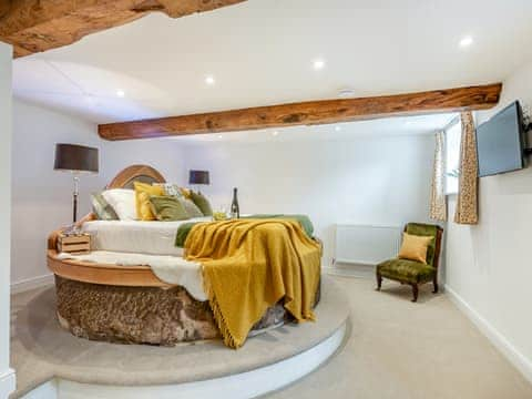 Double bedroom | Jinney Ring, Ocle Pychard