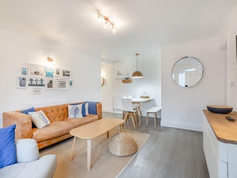 Living room/dining room | 5 Vista Apartments, Goodrington, near Paignton