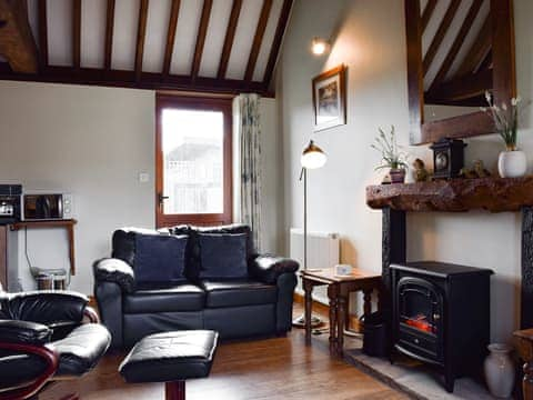 Living area | Meadowbrook Farm - Byre Cottage - Meadowbrook Farm Cottages, Moreton, near Thame