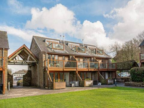 Exterior | Golf Club Lodges- Curlew - Golf Club Lodges, Blackawton, near Totnes