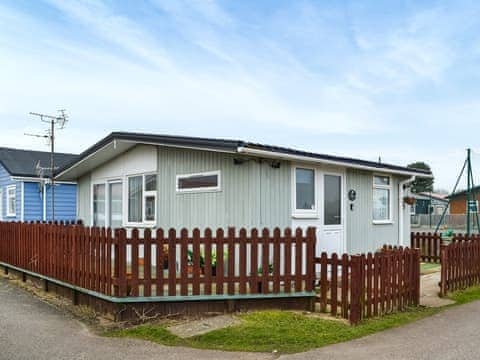 Exterior | Yeolde Woodern Seashak - Holiday Lets, Bridlington