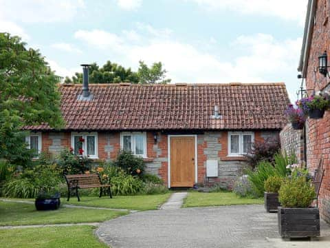 Exterior | The Snug - Midknowle Farm Cottages, South Barrow, near Yeovil 