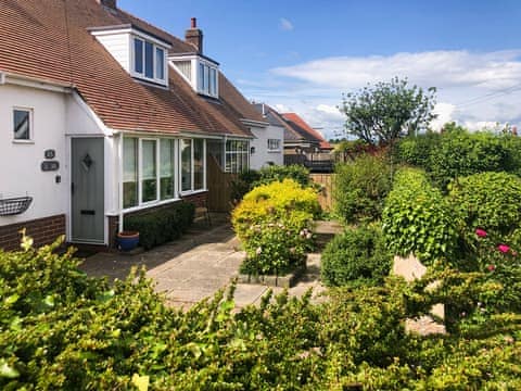 Front garden | Skal, Beadnell