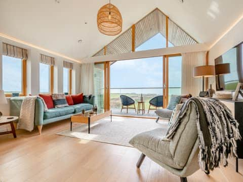 Open plan living space | 3 Karn Havos, Mawgan Porth