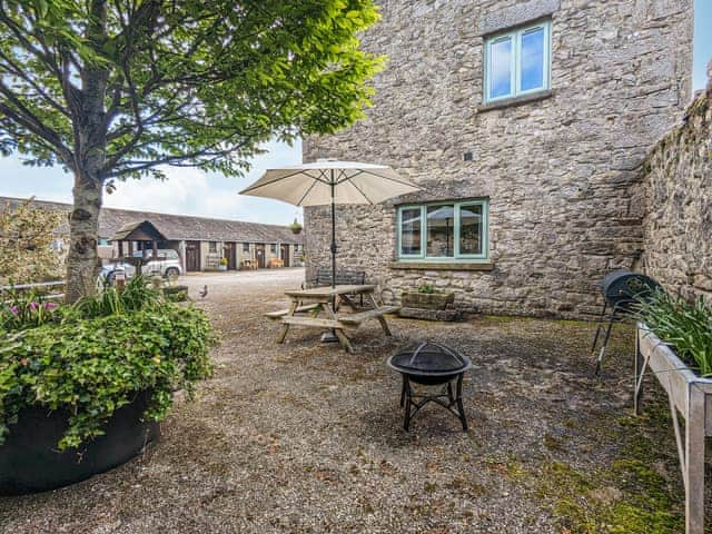 Sitting-out-area | Corner Cottage - Brackenthwaite Holidays, Arnside and Silverdale