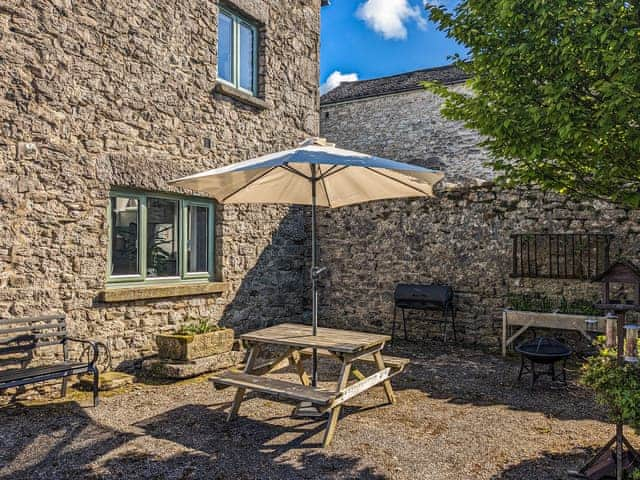 Sitting-out-area | Corner Cottage - Brackenthwaite Holidays, Arnside and Silverdale