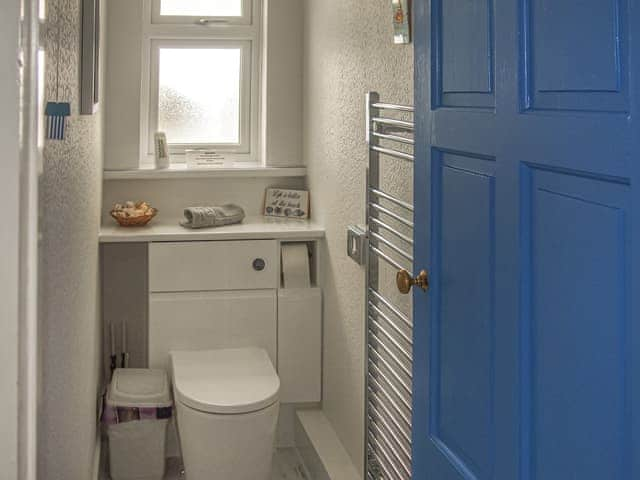 Bathroom | Seagull Cottage, Pagham, near Bognor Regis