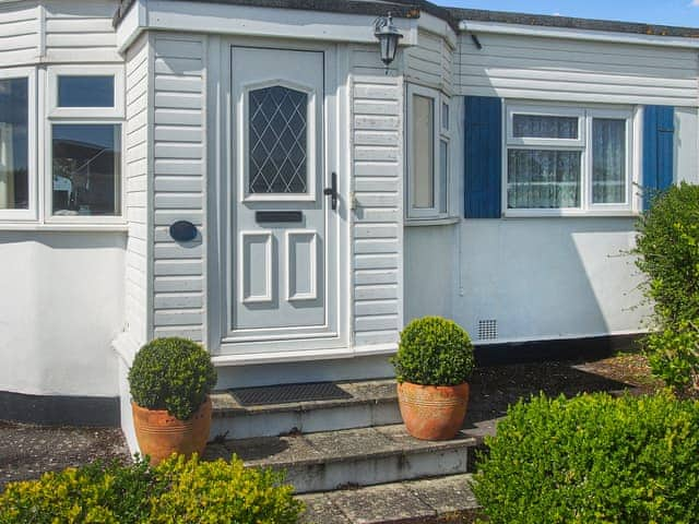 Exterior | Seagull Cottage, Pagham, near Bognor Regis