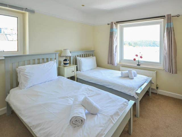 Twin bedroom | Pencreek, St Mawes