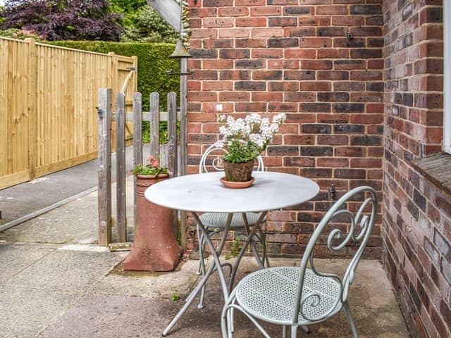 Sitting-out-area | Little Saxby, Crowborough, near Uckfield